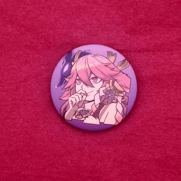 Yae Miko Matt Button Pin